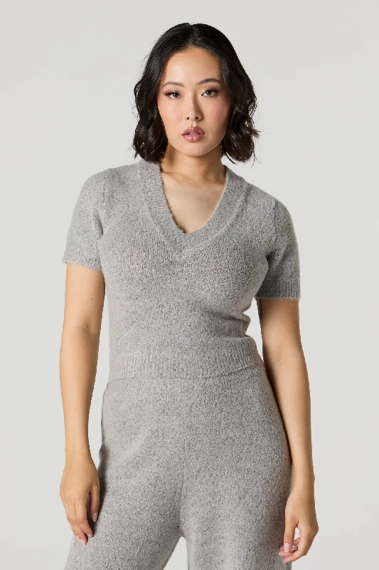 Design Perception Mossy V-Neck Short Sleeve Sweater